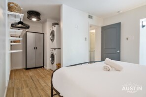 1 bedroom, desk, iron/ironing board, free WiFi