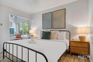 1 bedroom, desk, iron/ironing board, free WiFi