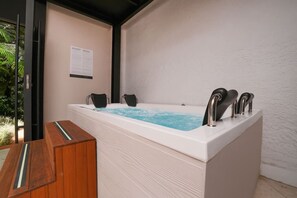 Indoor spa tub