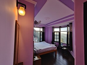 Standard Single Room | Free WiFi