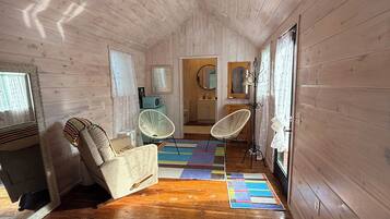 1 dormitori i roba de llit