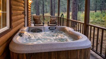 Cabin, 3 Bedrooms | Outdoor spa tub