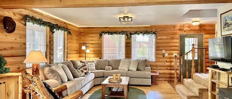 Cabin, 3 Bedrooms | Living area