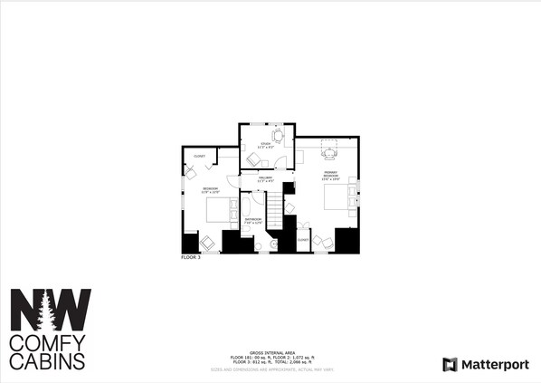 Plano de distribución de una propiedad de NW Comfy Cabins, con una superficie total interior de 192 metros cuadrados, distribuida en tres plantas.