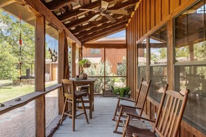 Cabin, 2 Bedrooms | Outdoor dining