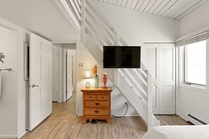 Condo, 3 Bedrooms