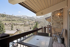 Condo, 3 Bedrooms | Property grounds