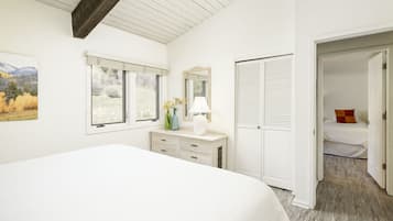 Condo, 3 Bedrooms | 3 bedrooms, laptop workspace, iron/ironing board, free WiFi