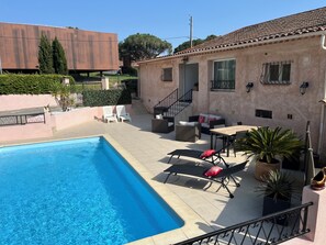 Pool - T2 apartment in condominium (Villa) with pool access (Fréjus)