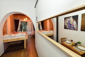 Iron/ironing board, WiFi, bed sheets