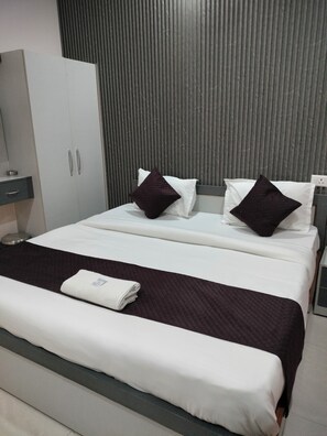 Desk - Hotel Pravas Inn  (Lucknow)