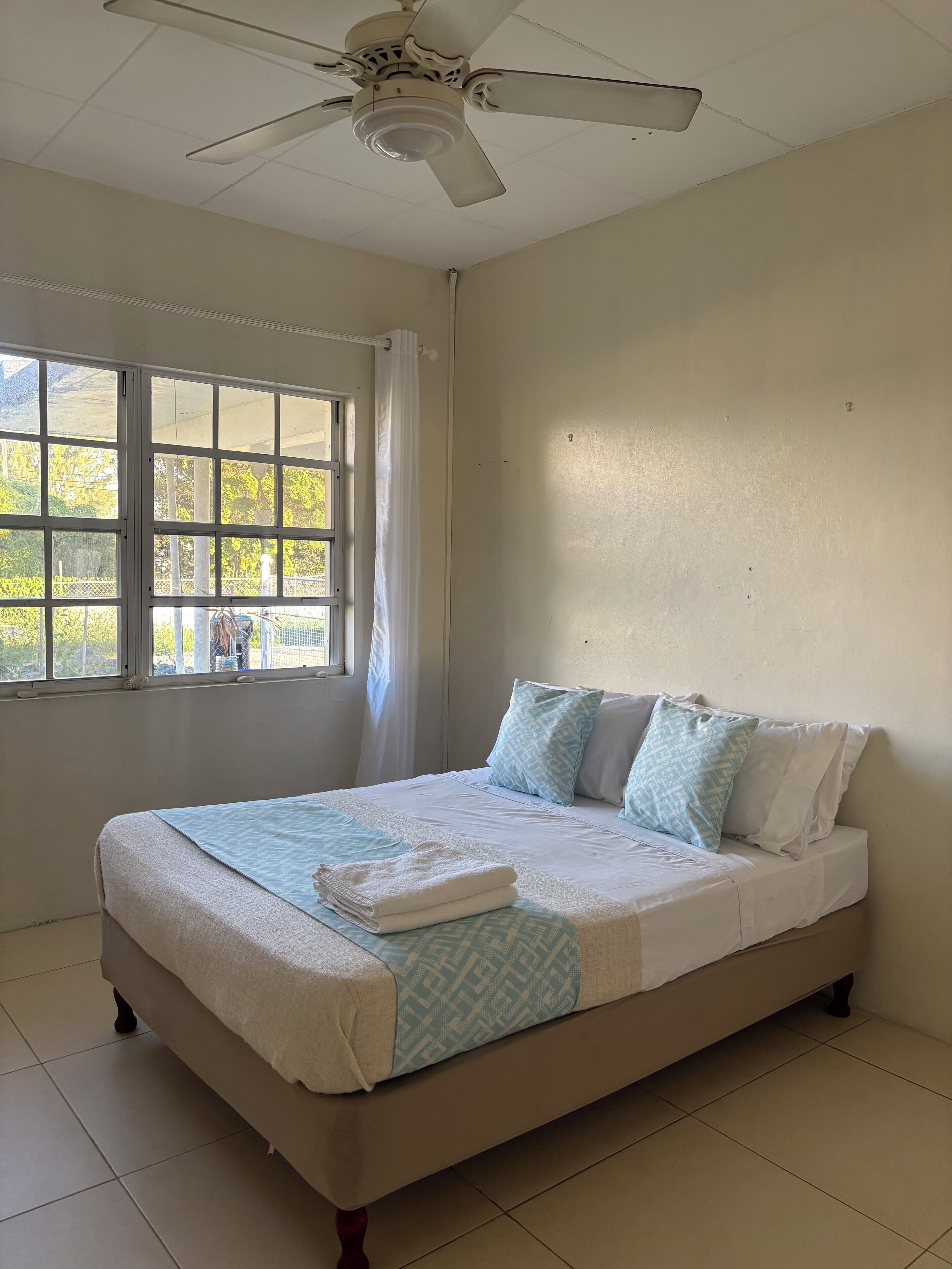 2 bedrooms, iron/ironing board, WiFi, bed sheets