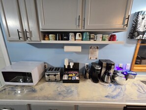 Fridge, microwave, oven, stovetop - Eckerman / Strongs vacation home (Eckerman)