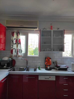 Four, plaque de cuisson, lave-vaisselle