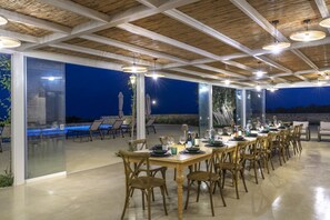 Outdoor dining
