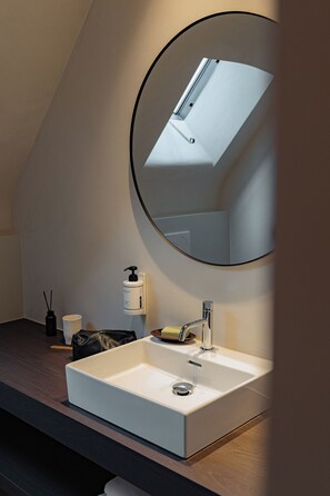 Deluxe Double Room, Garden View | Bathroom | Shower, hair dryer, towels, soap