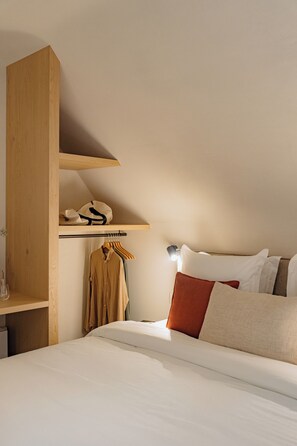 Deluxe Double Room, Garden View | Desk, iron/ironing board, free WiFi, bed sheets