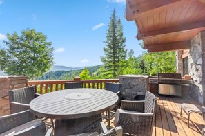 Outdoor dining - Luxury Condo by InvitedHome | Views, Hot Tub, Best Beaver Creek Hiking Trails (Avon)