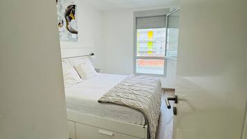 2 habitaciones, tabla de planchar con plancha, wifi y ropa de cama