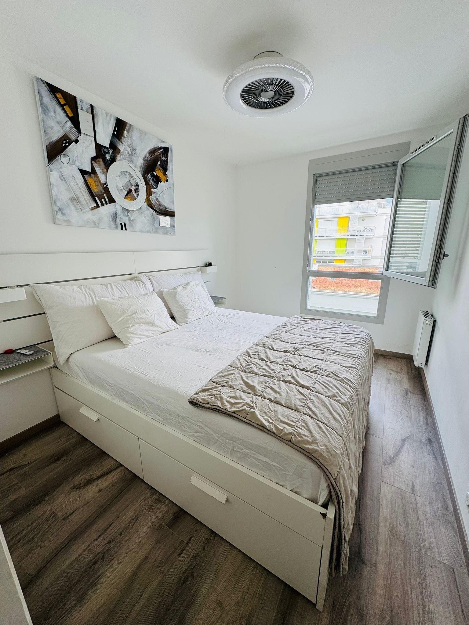 2 chambres, fer et planche à repasser, Wi-Fi, draps fournis