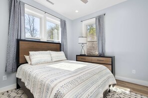 3 bedrooms, iron/ironing board, travel cot, WiFi - Creekside Family Retreat w/ Fire Pit, Games & Fun! (Old Fort)