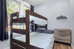 Iron/ironing board, travel crib, WiFi, bed sheets