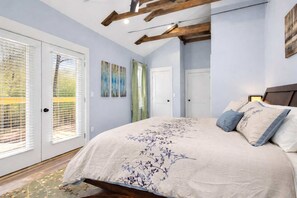 3 bedrooms, iron/ironing board, travel cot, WiFi