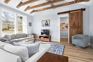 TV, fireplace, offices
