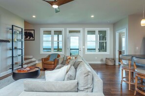 Fernseher, Kamin, Arbeitsbereiche