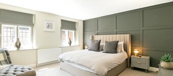 Stunning 4 Bedroom Townhouse in Cirencester