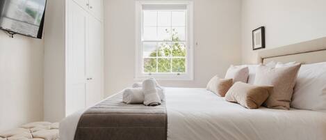 5 chambres, bureau, fer et planche à repasser, Wi-Fi gratuit