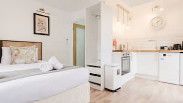 1 bedroom, desk, iron/ironing board, free WiFi