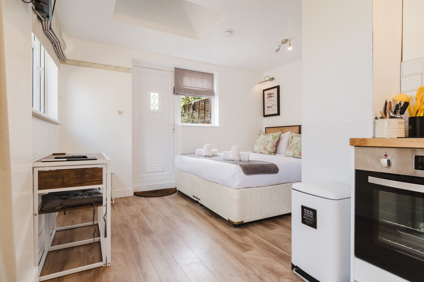 1 chambre, bureau, fer et planche à repasser, Wi-Fi gratuit