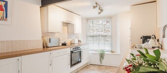 Charming Cotswolds Retreat in the Heart of Dursley