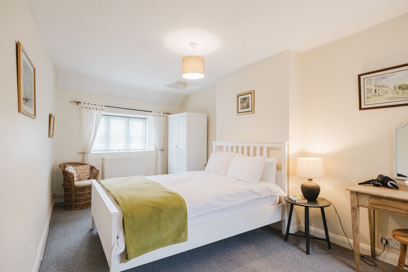 3 bedrooms, desk, iron/ironing board, free WiFi