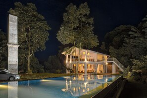 Pool - Colonial-style bungalow with private pool, mountain views  and tranquil vibes. (Kandy)