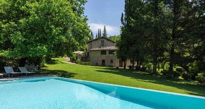 Villa la Pecine by MMega