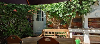 Historic farmhouse in the village center. Family-friendly. Pet friendly!