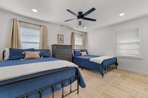 4 bedrooms, iron/ironing board, WiFi, bed sheets