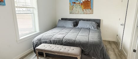 Iron/ironing board, free WiFi, bed sheets