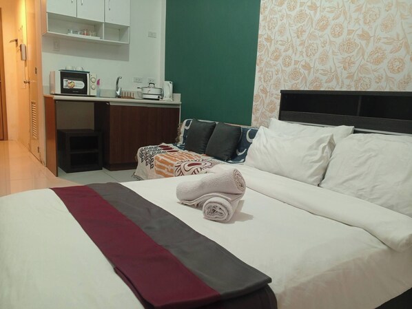 Room - Grand Riviera Condotel Infront of us Embassy 17fl (Manila)
