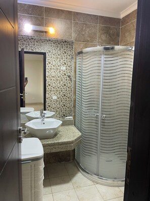 Standard Single Room, City View | Bathroom - Royal Residence Cairo (Giza)