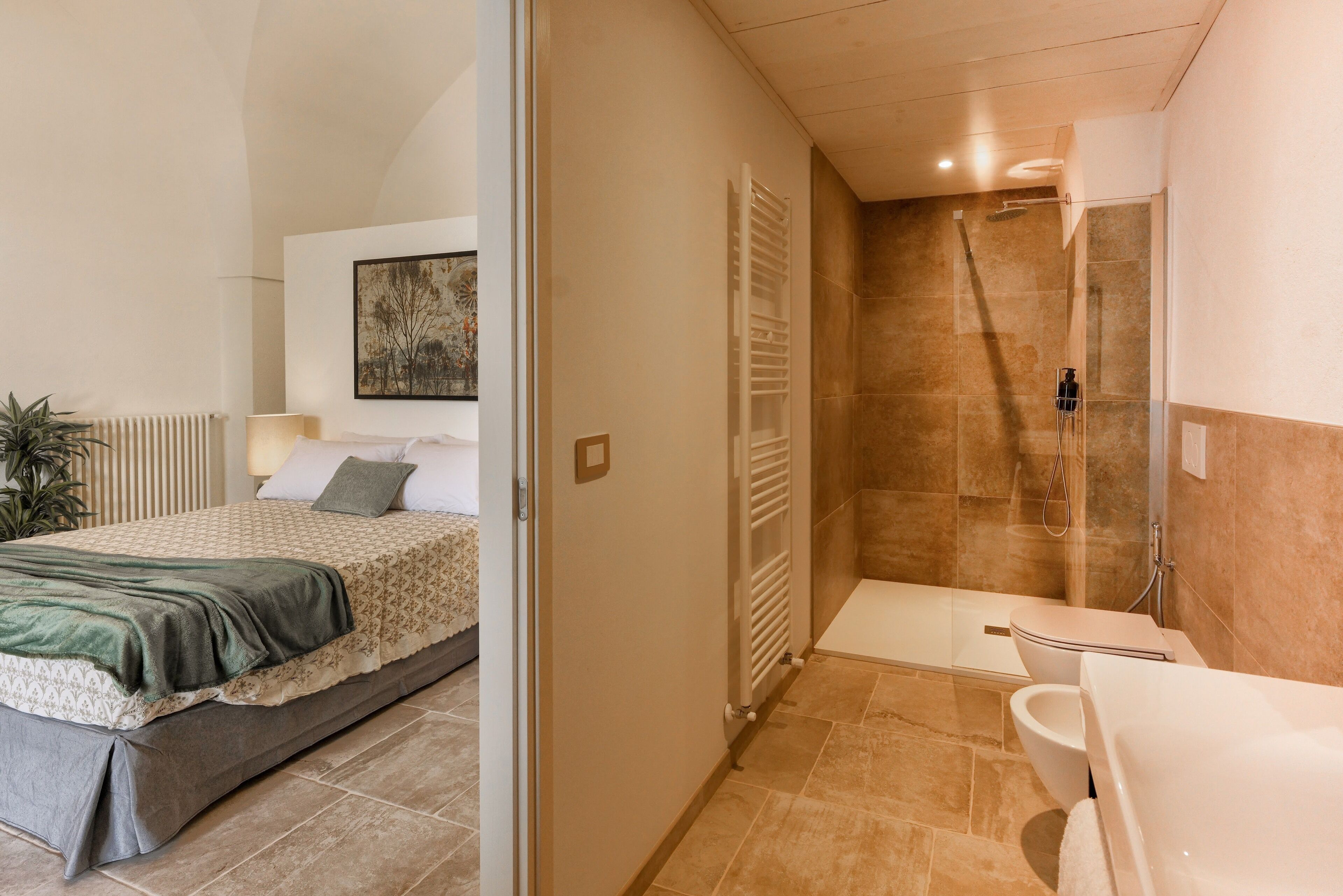 Deluxe Double Room, 1 Queen Bed, Non Smoking, Garden View | Bathroom | Shower, hair dryer, towels, soap