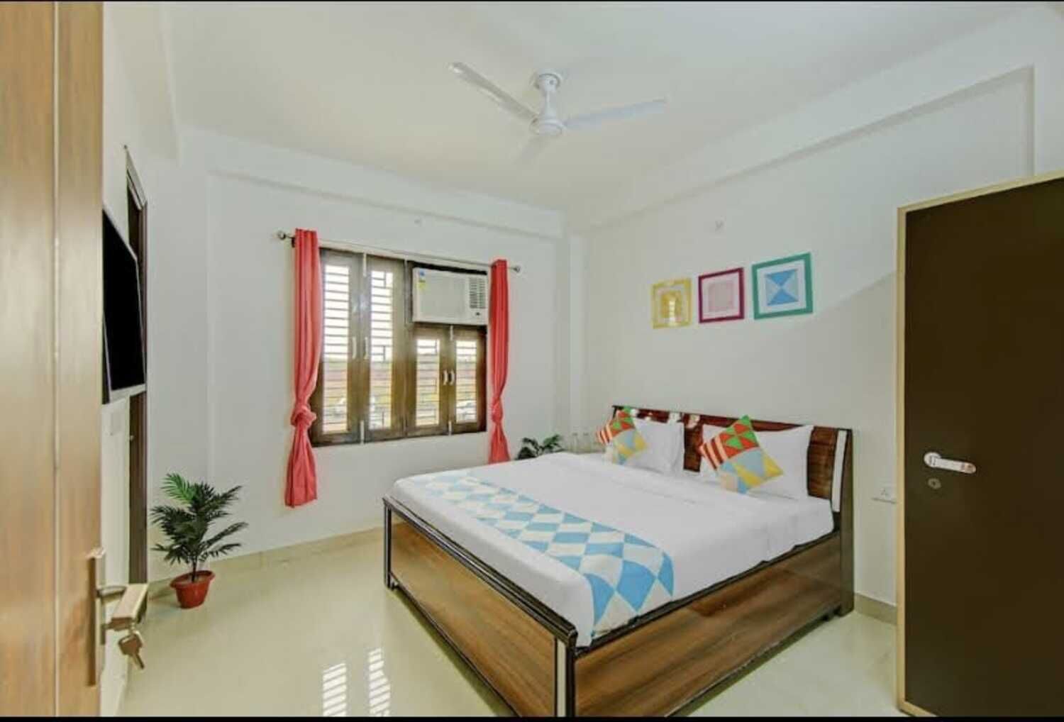 Deluxe Room | Rollaway beds, free WiFi, bed sheets