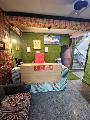 Reception - Green Orbit Hotel (New Delhi)