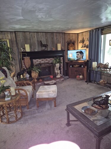 Ideal for traveling professionals. Private 2-bedroom home in peaceful Mansfield.