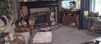 Ideal for traveling professionals. Private 2-bedroom home in peaceful Mansfield.