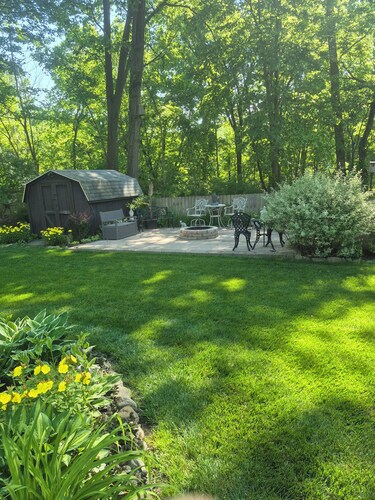 Ideal for traveling professionals. Private 2-bedroom home in peaceful Mansfield.