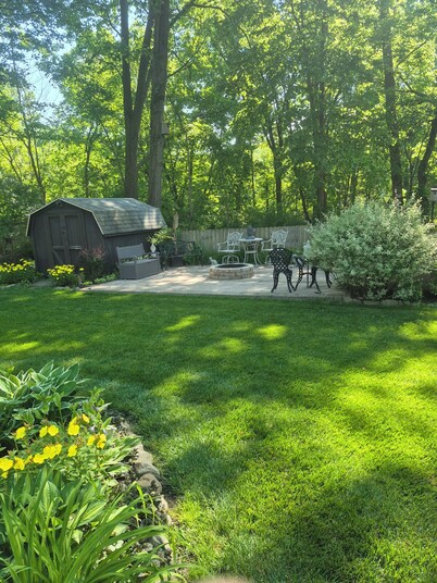 Ideal for traveling professionals. Private 2-bedroom home in peaceful Mansfield.