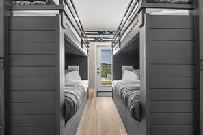 3 slaapkamers, een bureau, een strijkplank/strijkijzer, gratis wifi